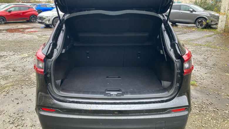 Nissan Qashqai 1.3 DiG-T Acenta Premium 5dr Petrol Hatchback